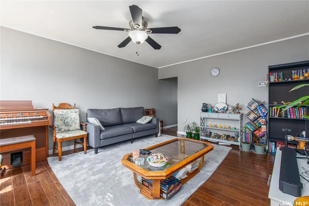 1122 Stadacona Street W Moose Jaw SK S6H 2B3