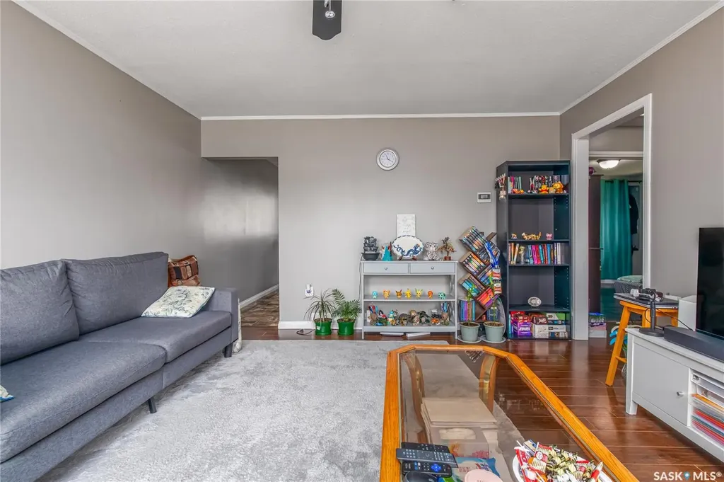 1122 Stadacona Street W Moose Jaw SK S6H 2B3
