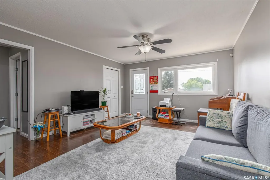 1122 Stadacona Street W Moose Jaw SK S6H 2B3