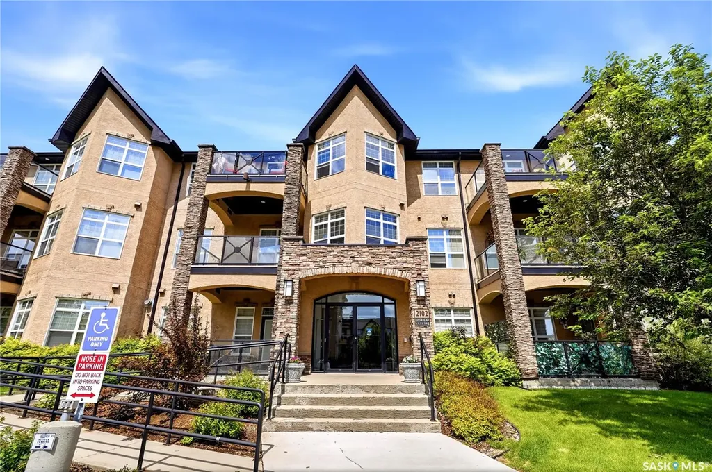 2102 Heseltine Road Regina SK S4V 1K9