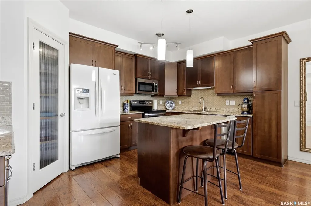 2102 Heseltine Road Regina SK S4V 1K9