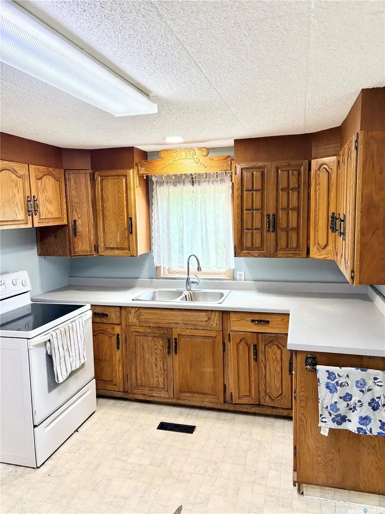 109 Douglas Street Sheho SK S0A 3T0