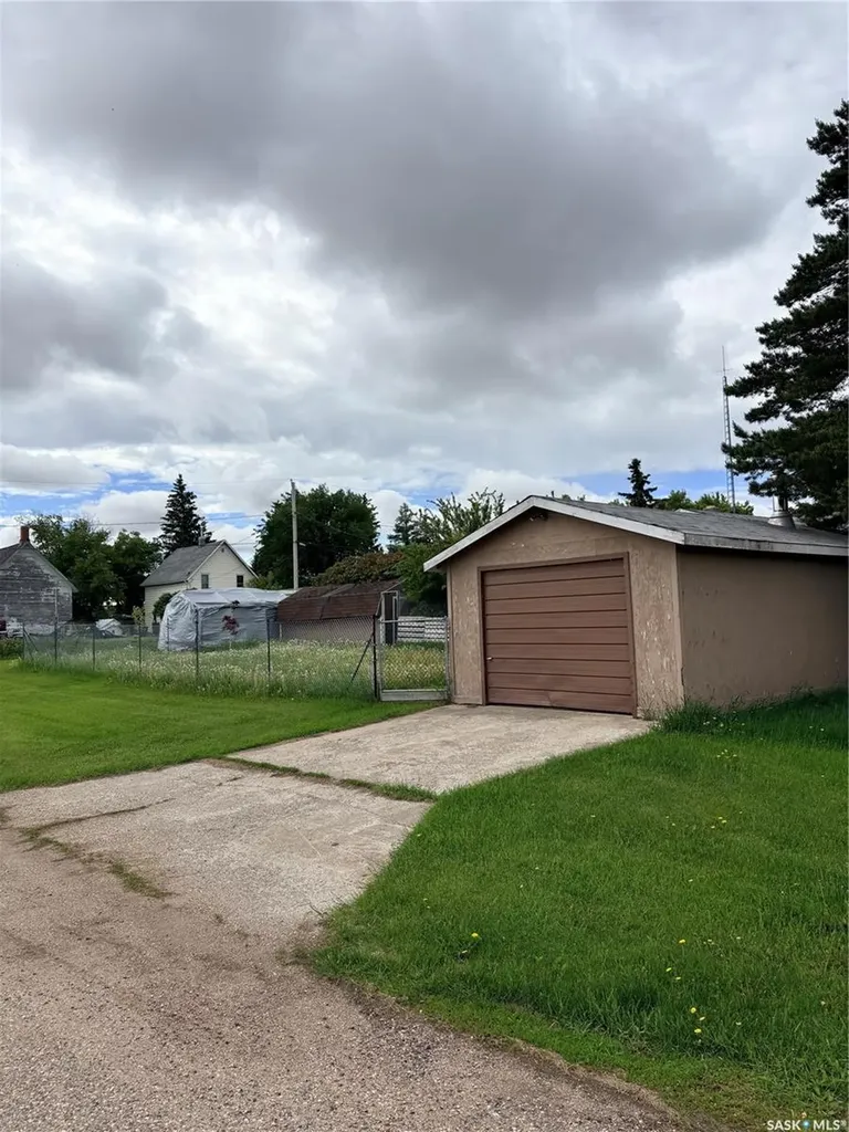 109 Douglas Street Sheho SK S0A 3T0