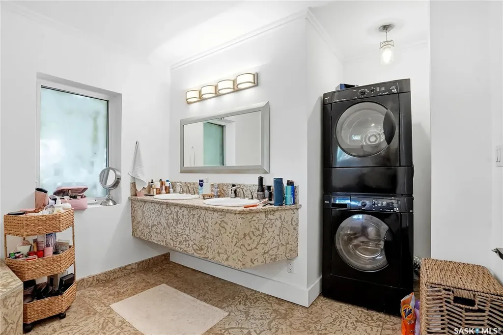 305 Adelaide Street E Saskatoon SK S7J 0H8