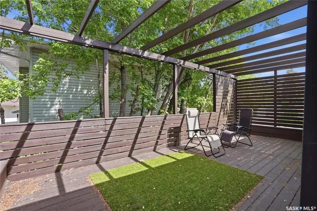 305 Adelaide Street E Saskatoon SK S7J 0H8