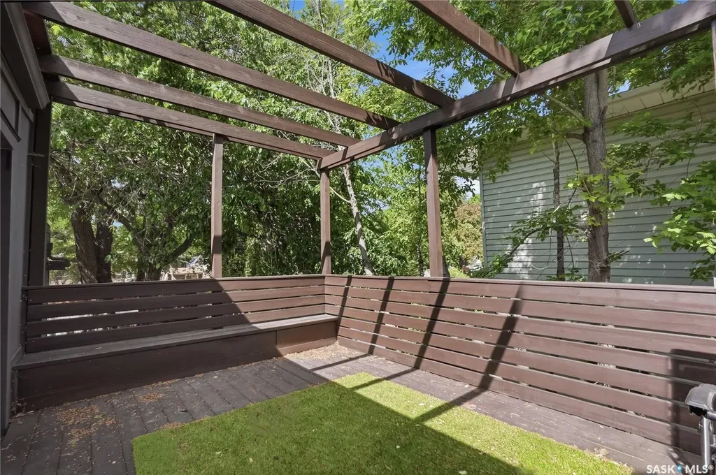 305 Adelaide Street E Saskatoon SK S7J 0H8