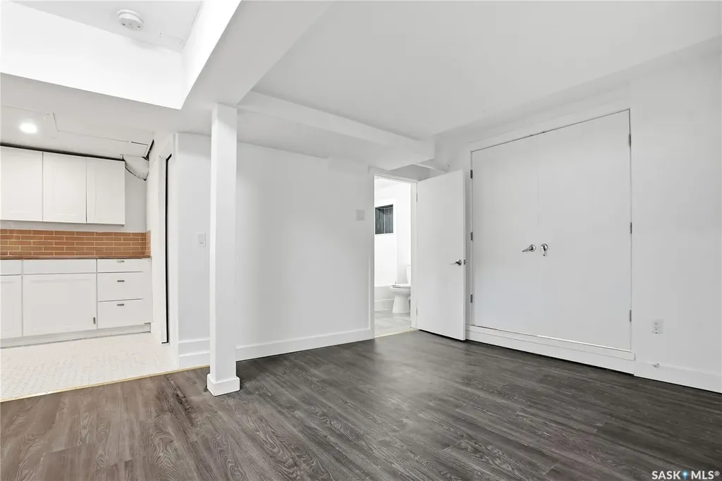 305 Adelaide Street E Saskatoon SK S7J 0H8