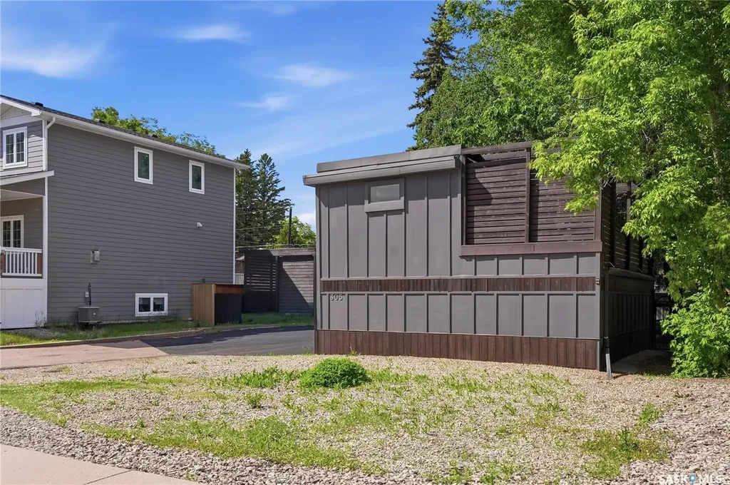 305 Adelaide Street E Saskatoon SK S7J 0H8