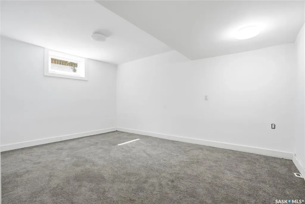 305 Adelaide Street E Saskatoon SK S7J 0H8