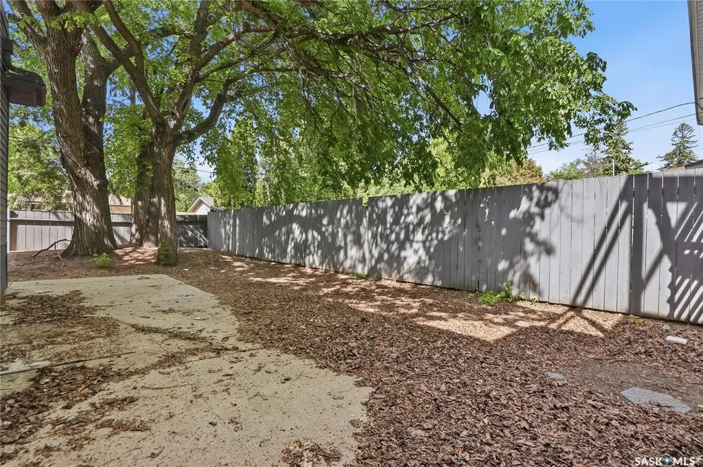 305 Adelaide Street E Saskatoon SK S7J 0H8