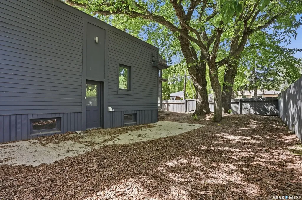 305 Adelaide Street E Saskatoon SK S7J 0H8