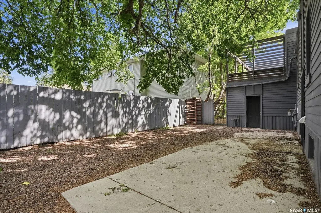 305 Adelaide Street E Saskatoon SK S7J 0H8