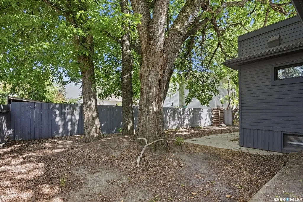 305 Adelaide Street E Saskatoon SK S7J 0H8