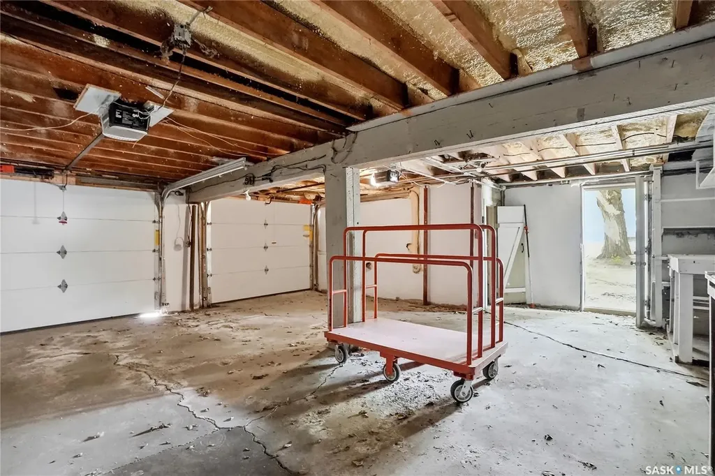 305 Adelaide Street E Saskatoon SK S7J 0H8