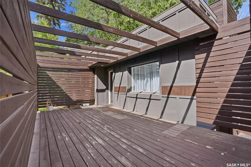 305 Adelaide Street E Saskatoon SK S7J 0H8