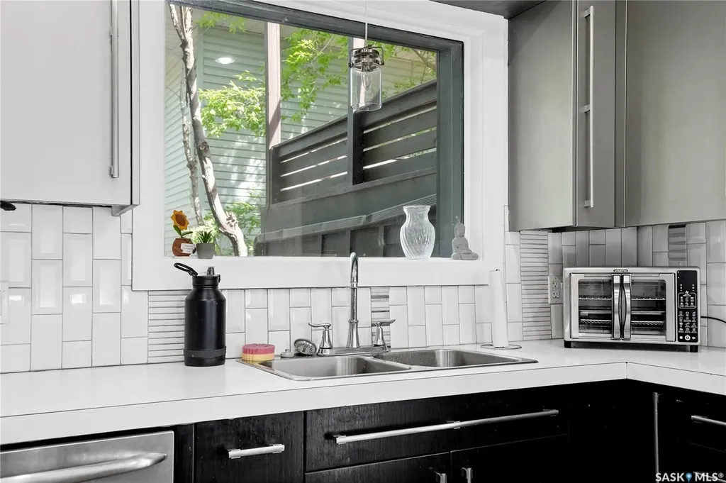 305 Adelaide Street E Saskatoon SK S7J 0H8