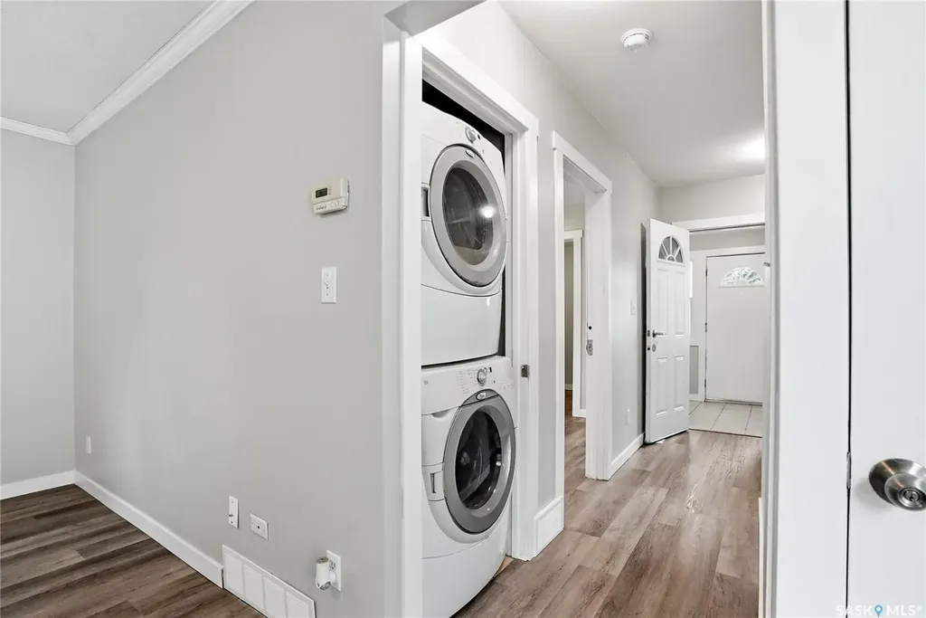 211 N Avenue S Saskatoon SK S7M 2N1