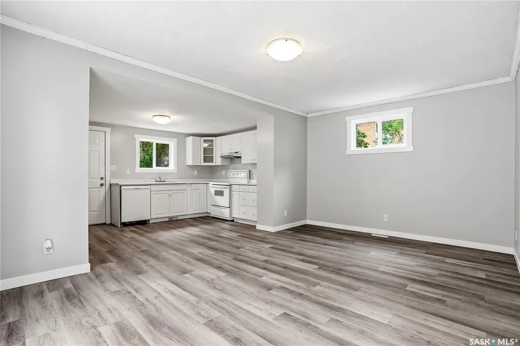 211 N Avenue S Saskatoon SK S7M 2N1