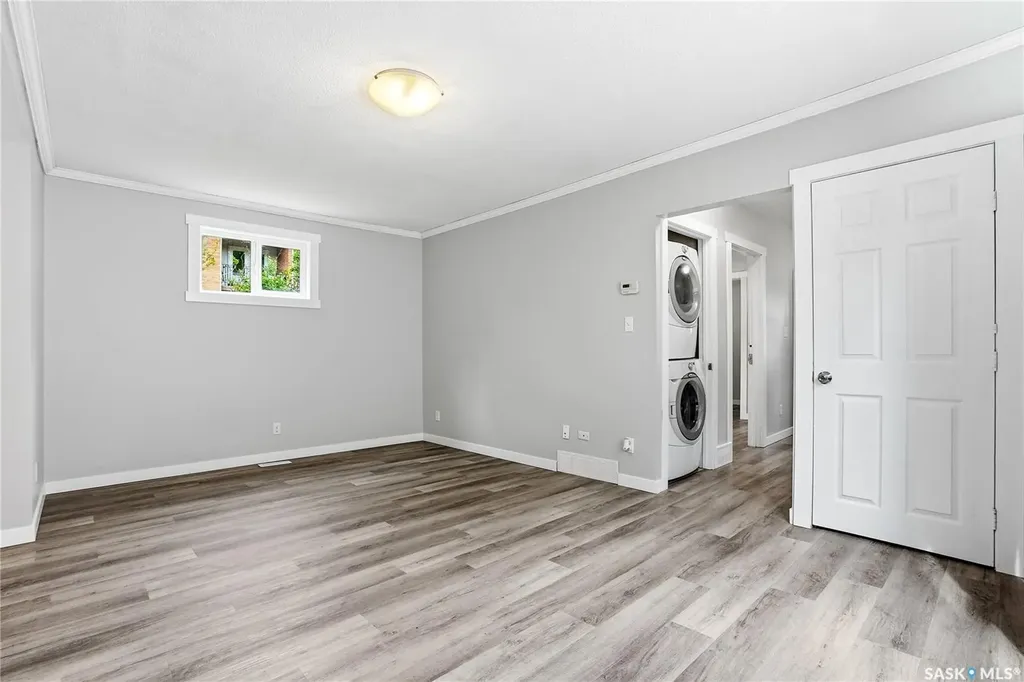 211 N Avenue S Saskatoon SK S7M 2N1