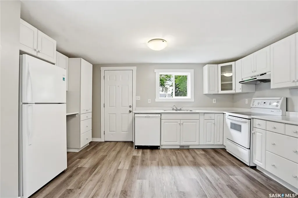 211 N Avenue S Saskatoon SK S7M 2N1