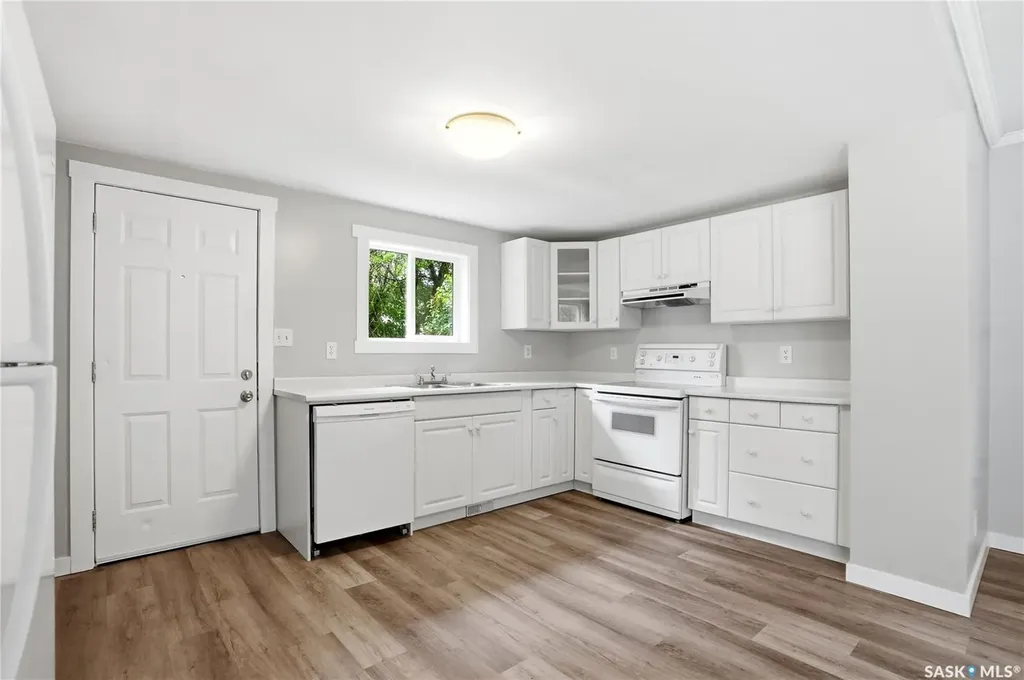 211 N Avenue S Saskatoon SK S7M 2N1