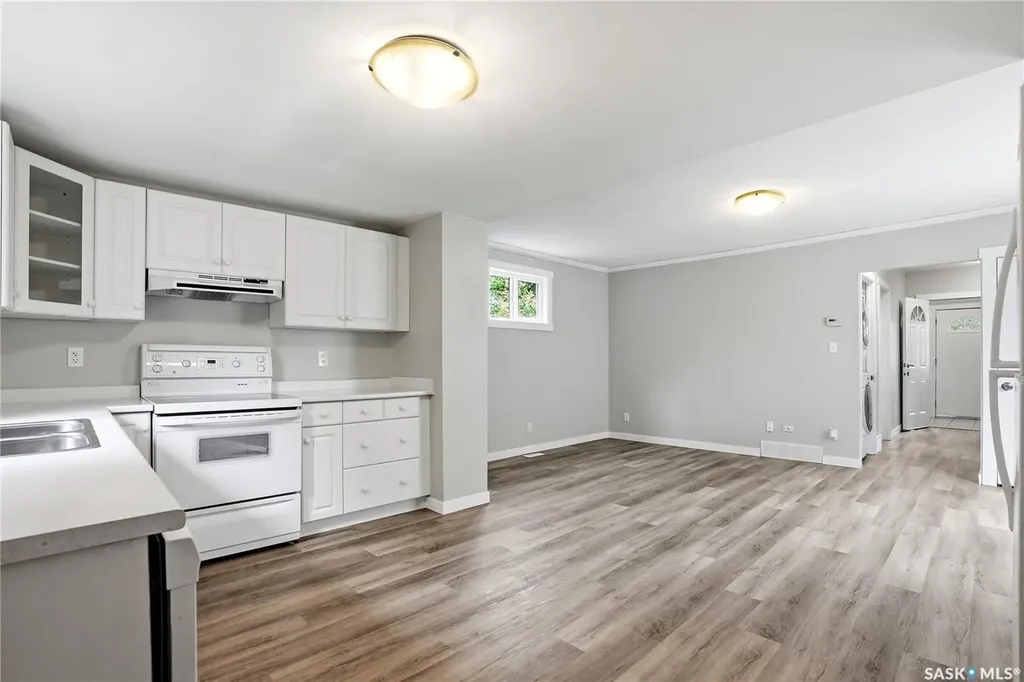 211 N Avenue S Saskatoon SK S7M 2N1
