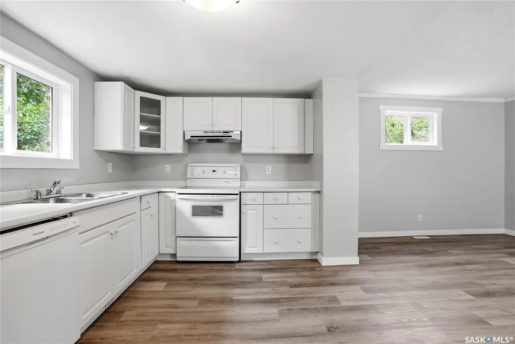 211 N Avenue S Saskatoon SK S7M 2N1