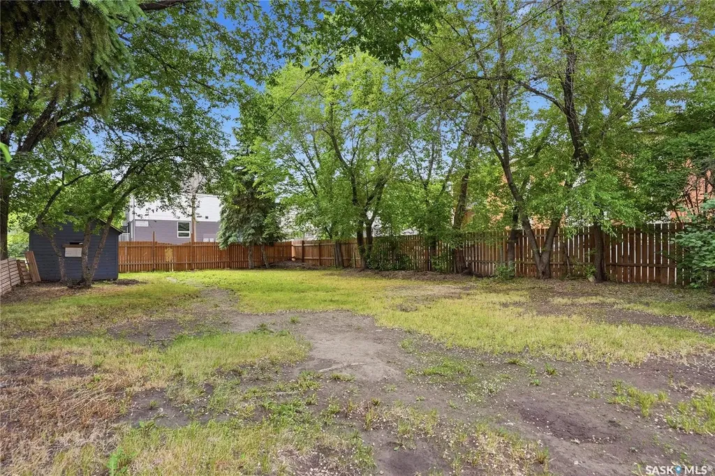 211 N Avenue S Saskatoon SK S7M 2N1
