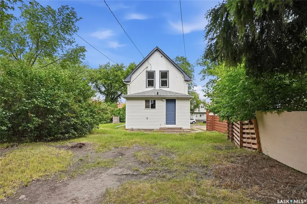 211 N Avenue S Saskatoon SK S7M 2N1