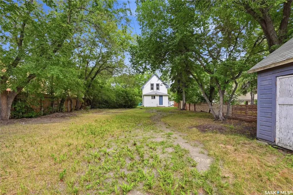 211 N Avenue S Saskatoon SK S7M 2N1