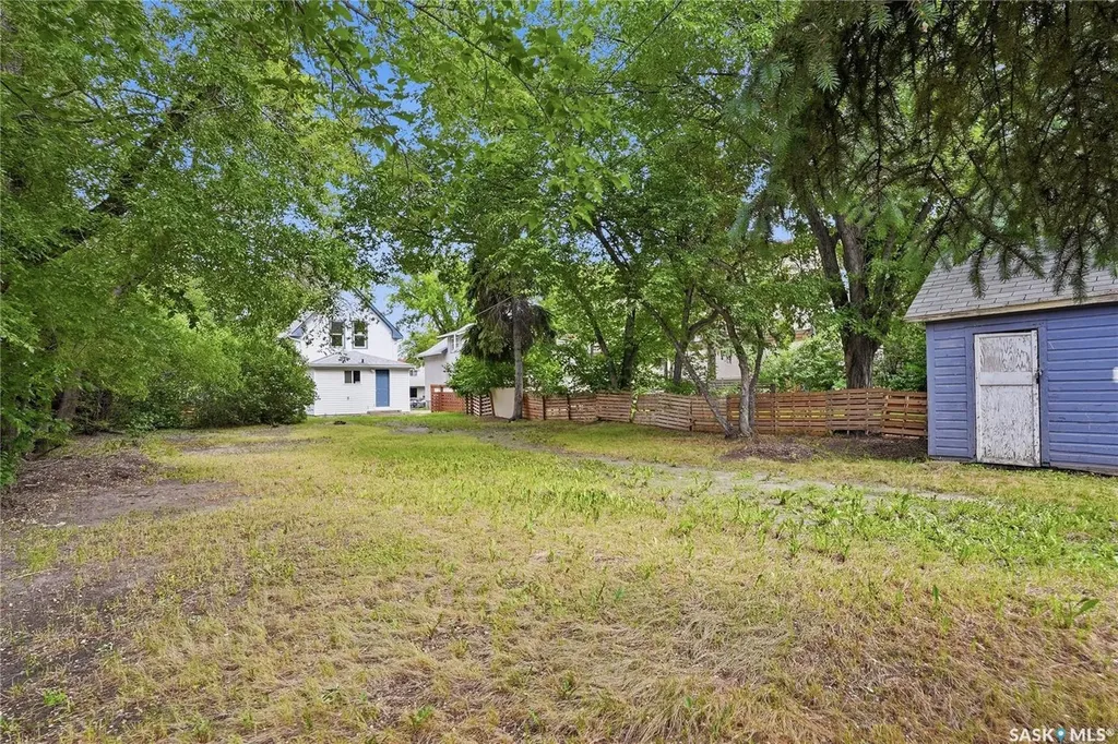 211 N Avenue S Saskatoon SK S7M 2N1