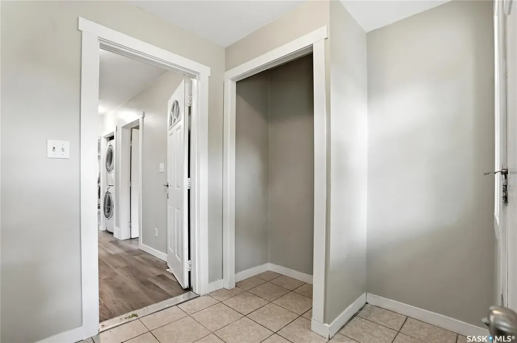 211 N Avenue S Saskatoon SK S7M 2N1