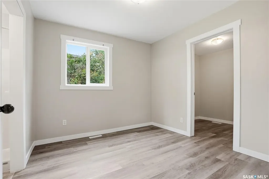211 N Avenue S Saskatoon SK S7M 2N1