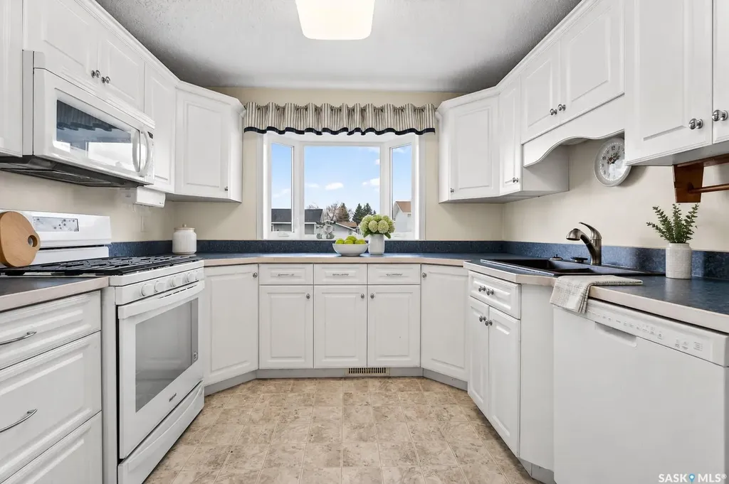 29 Edelweiss Crescent Moose Jaw SK S6J 1E4