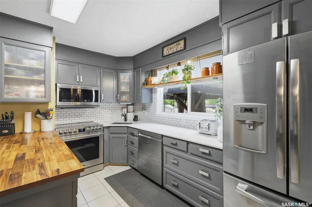 1660 Alexandra Avenue Saskatoon SK S7K 3C3