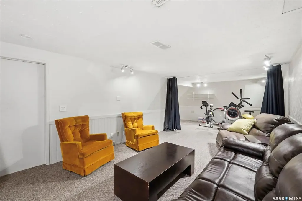 1660 Alexandra Avenue Saskatoon SK S7K 3C3
