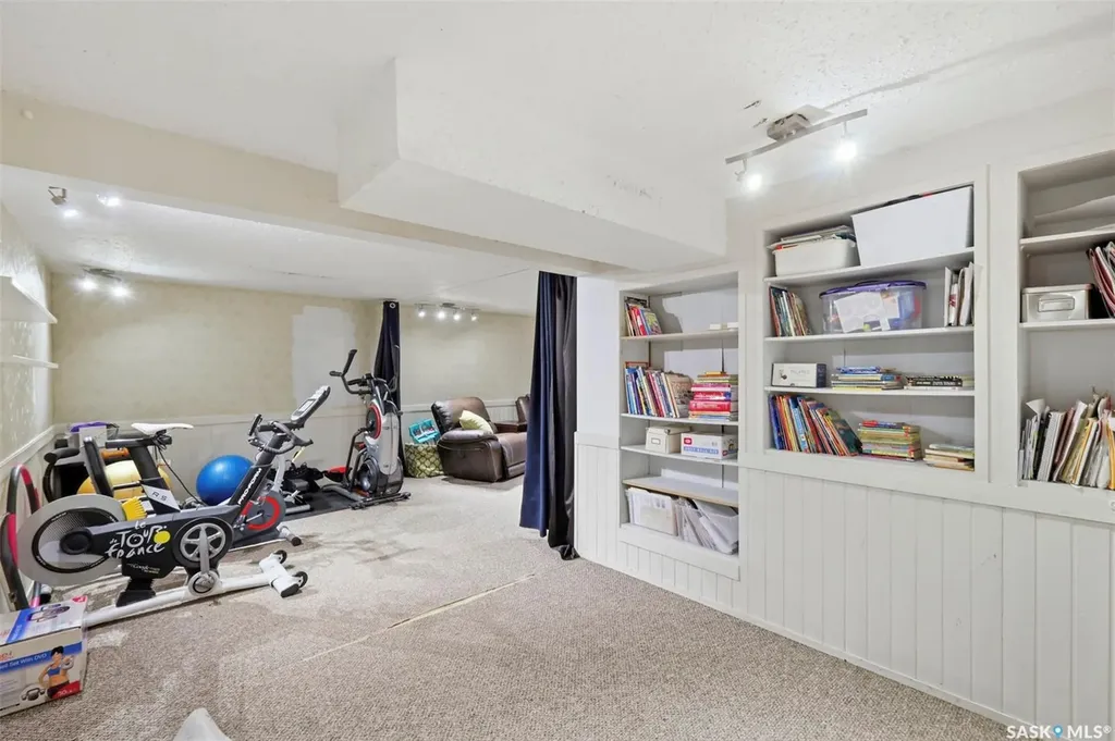 1660 Alexandra Avenue Saskatoon SK S7K 3C3