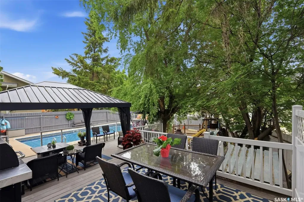 1660 Alexandra Avenue Saskatoon SK S7K 3C3