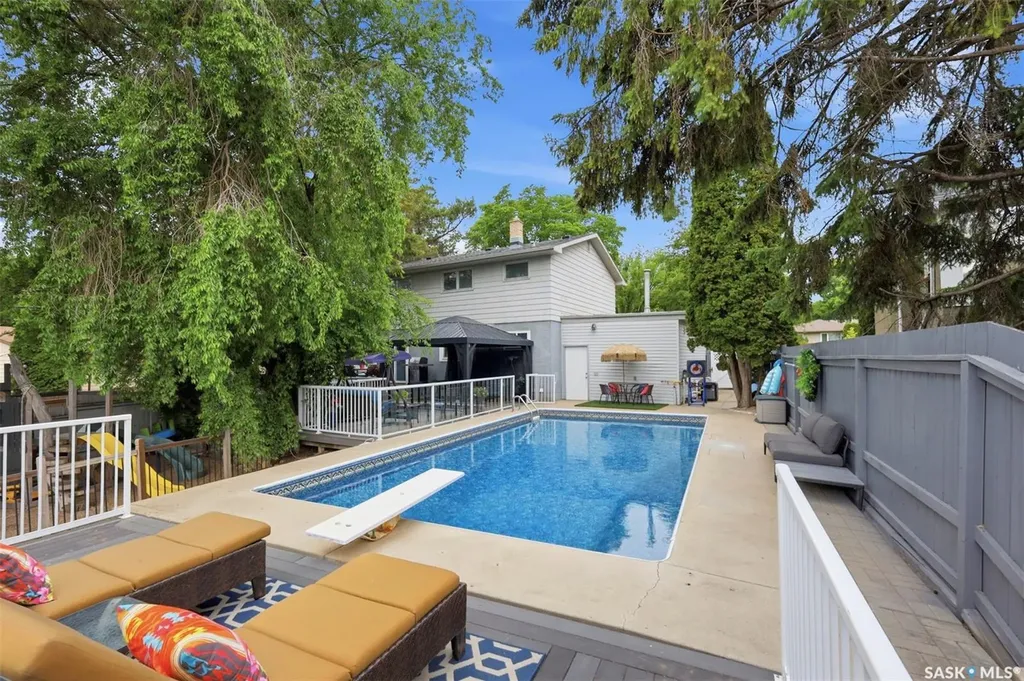 1660 Alexandra Avenue Saskatoon SK S7K 3C3