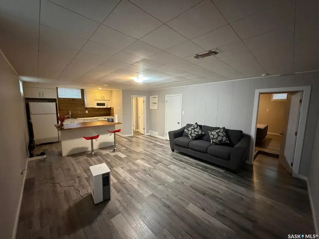 921 Taylor Street E Saskatoon SK S7H 1W3
