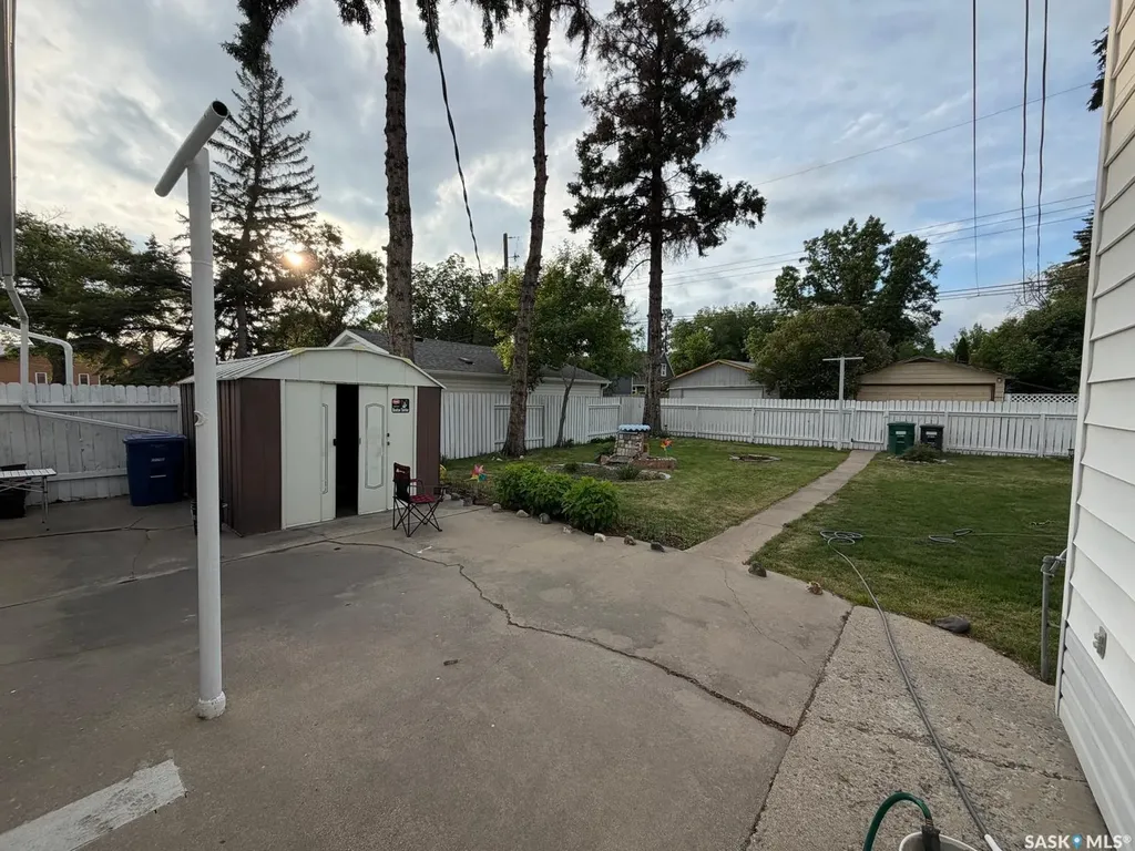 921 Taylor Street E Saskatoon SK S7H 1W3