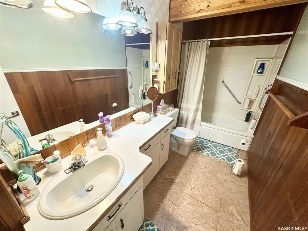 410 2nd Avenue SE Weyburn SK S4H 1X1