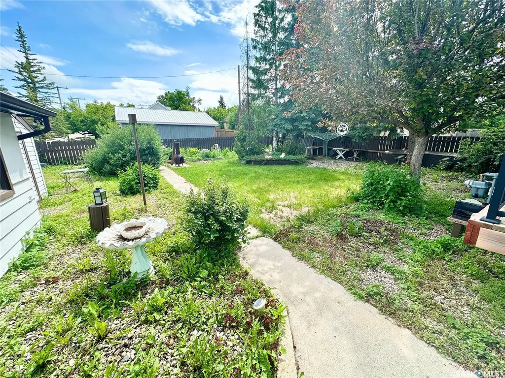 410 2nd Avenue SE Weyburn SK S4H 1X1