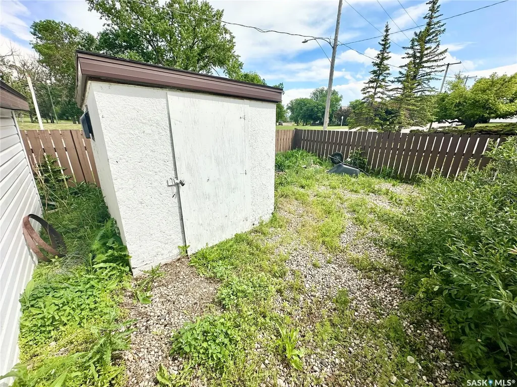 410 2nd Avenue SE Weyburn SK S4H 1X1