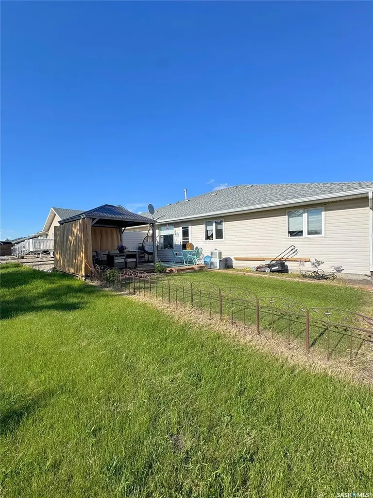 30 Russell Drive Yorkton SK S3N 4C6