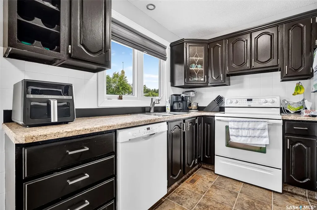 1470 Sioux Crescent SW Moose Jaw SK S6H 7H6