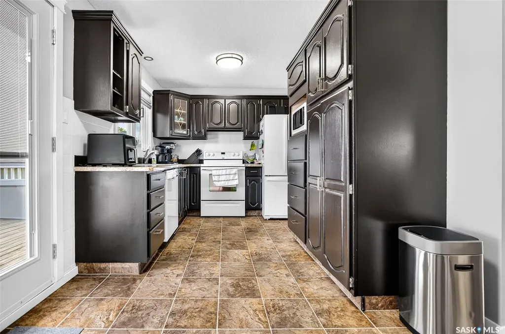 1470 Sioux Crescent SW Moose Jaw SK S6H 7H6