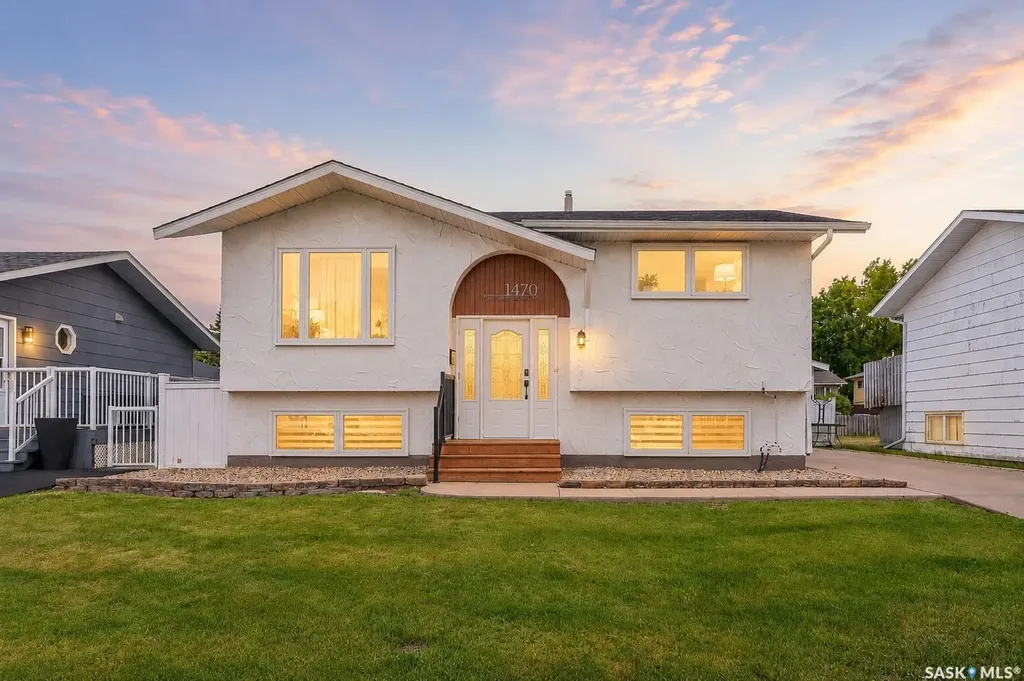 1470 Sioux Crescent SW Moose Jaw SK S6H 7H6