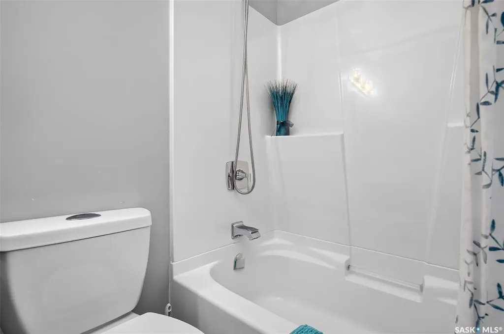 1470 Sioux Crescent SW Moose Jaw SK S6H 7H6