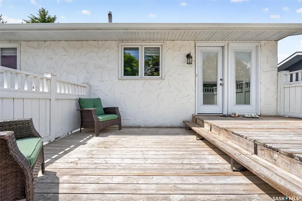 1470 Sioux Crescent SW Moose Jaw SK S6H 7H6